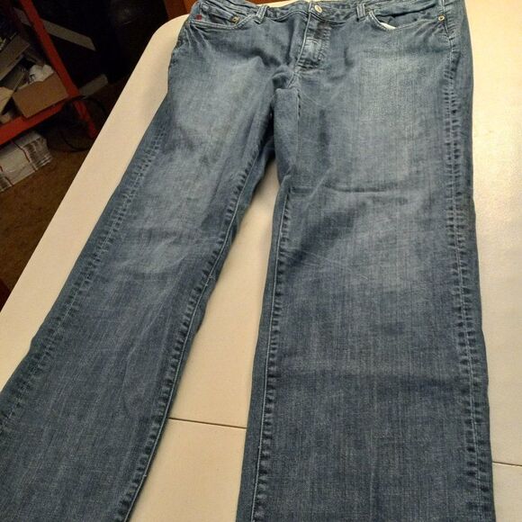 Seven7 Permium Embroidered Back Pockets and Upper Leg Jean - Picture 1 of 12